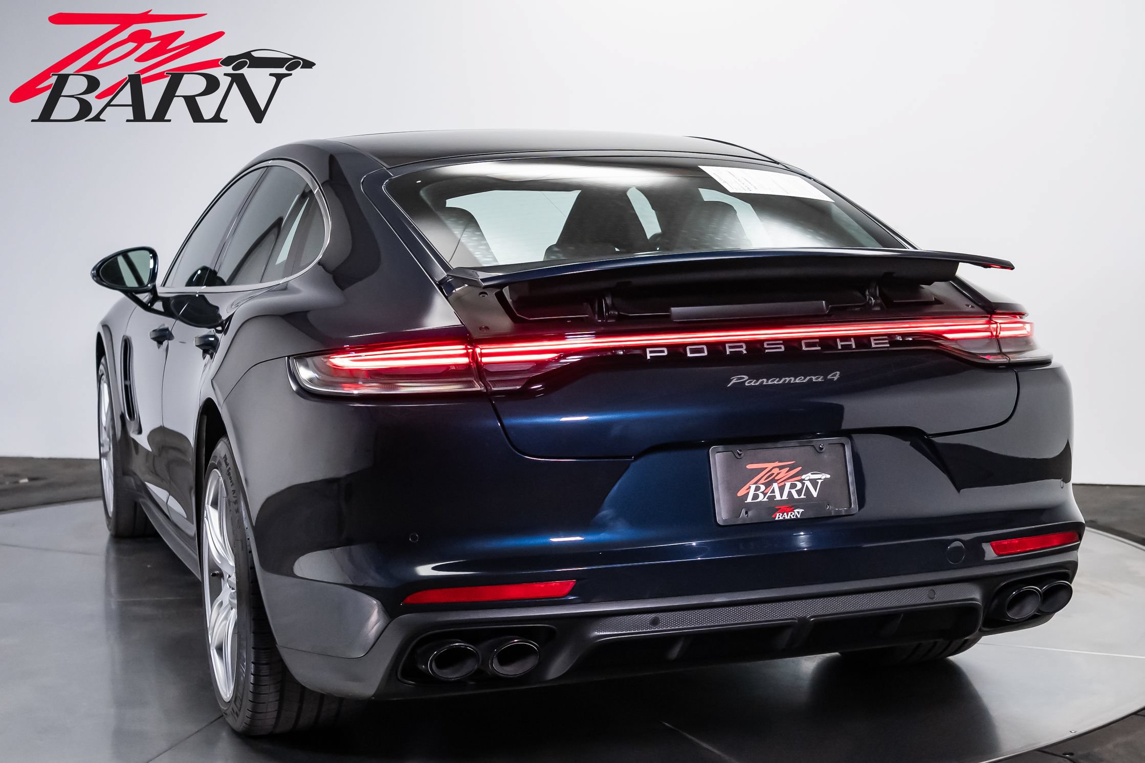 Used 2022 Porsche Panamera 4 Platinum Edition AWD/4WD image 12