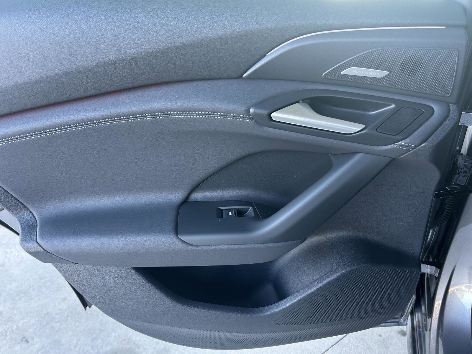 New 2025 Audi A6 e-tron Prestige AWD/4WD image 17