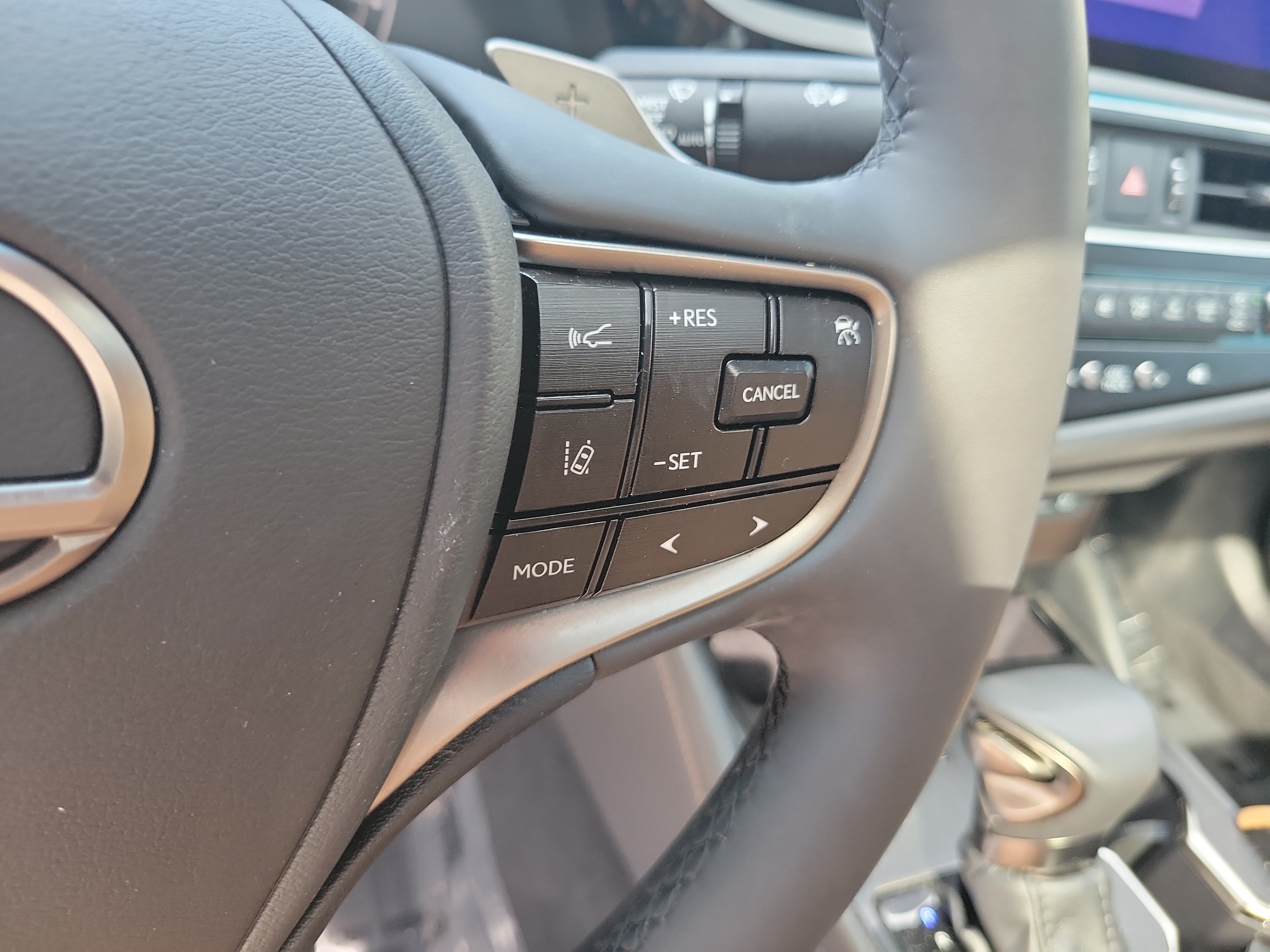 Certified 2023 Lexus ES 250 w/ Premium Package AWD/4WD image 26