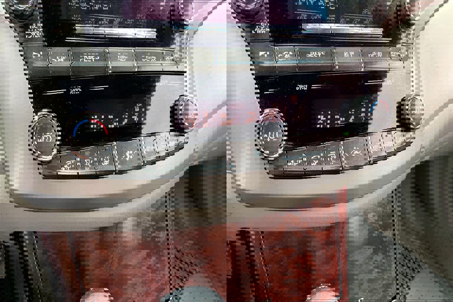 Used 2012 Toyota Avalon image 31