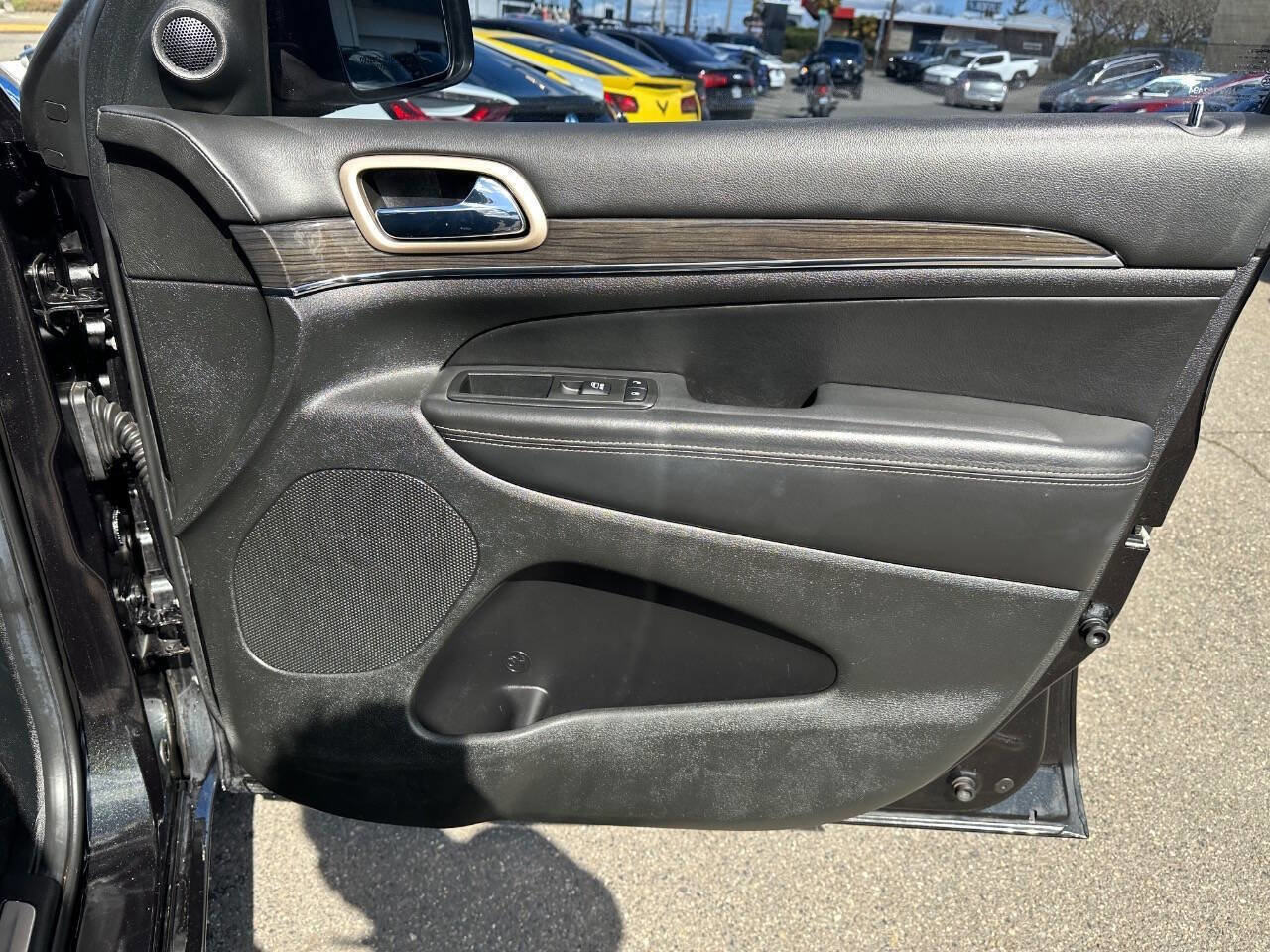 Used 2014 Jeep Grand Cherokee Overland image 21