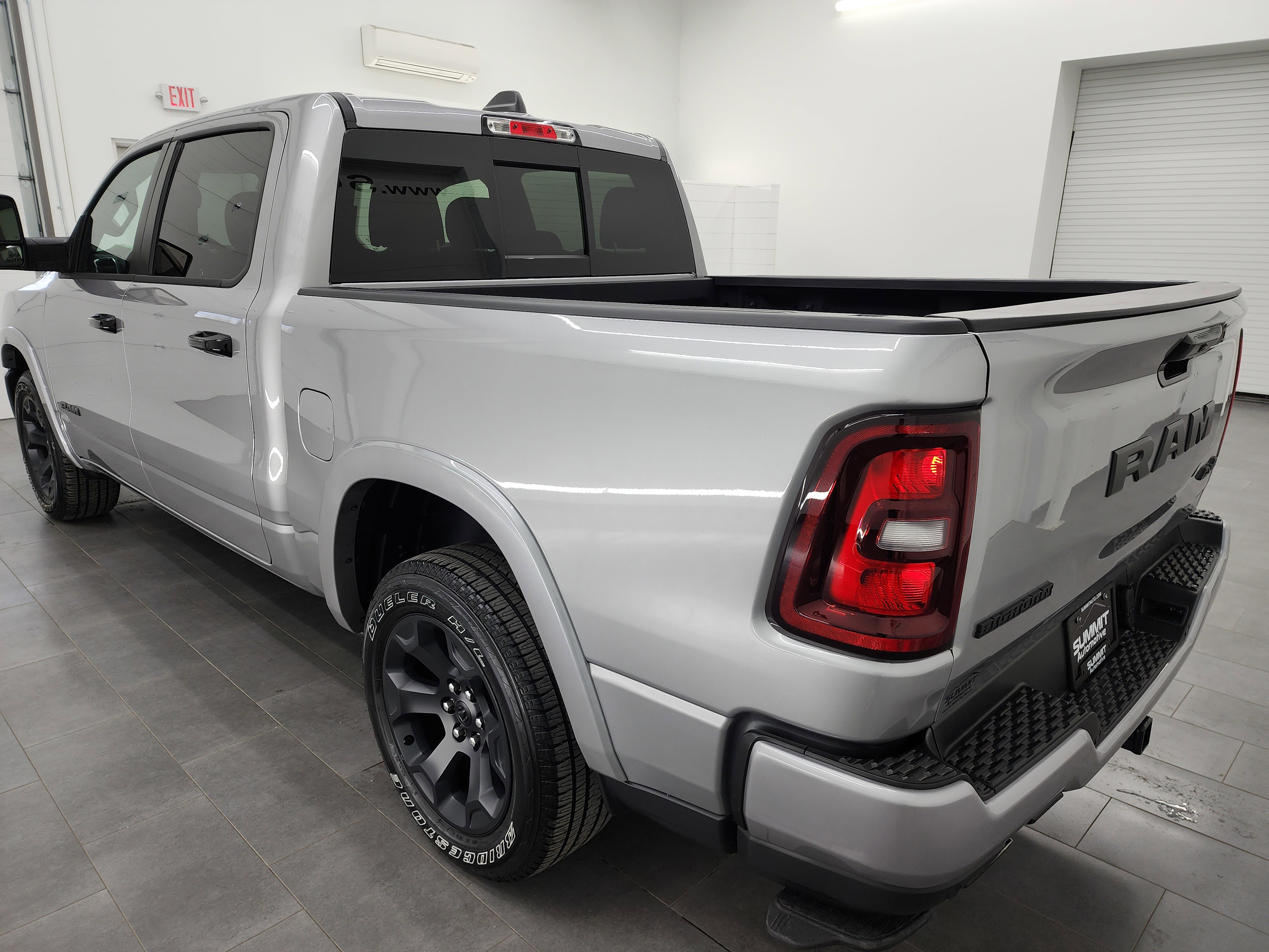 Used 2025 RAM 1500 Big Horn AWD/4WD image 6