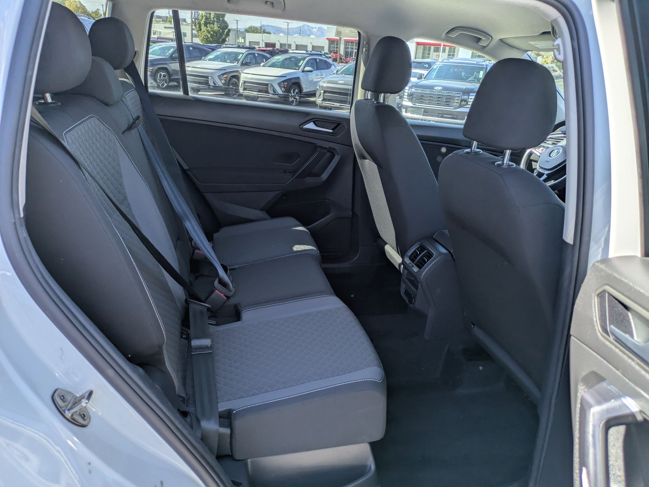 Used 2021 Volkswagen Tiguan S image 32
