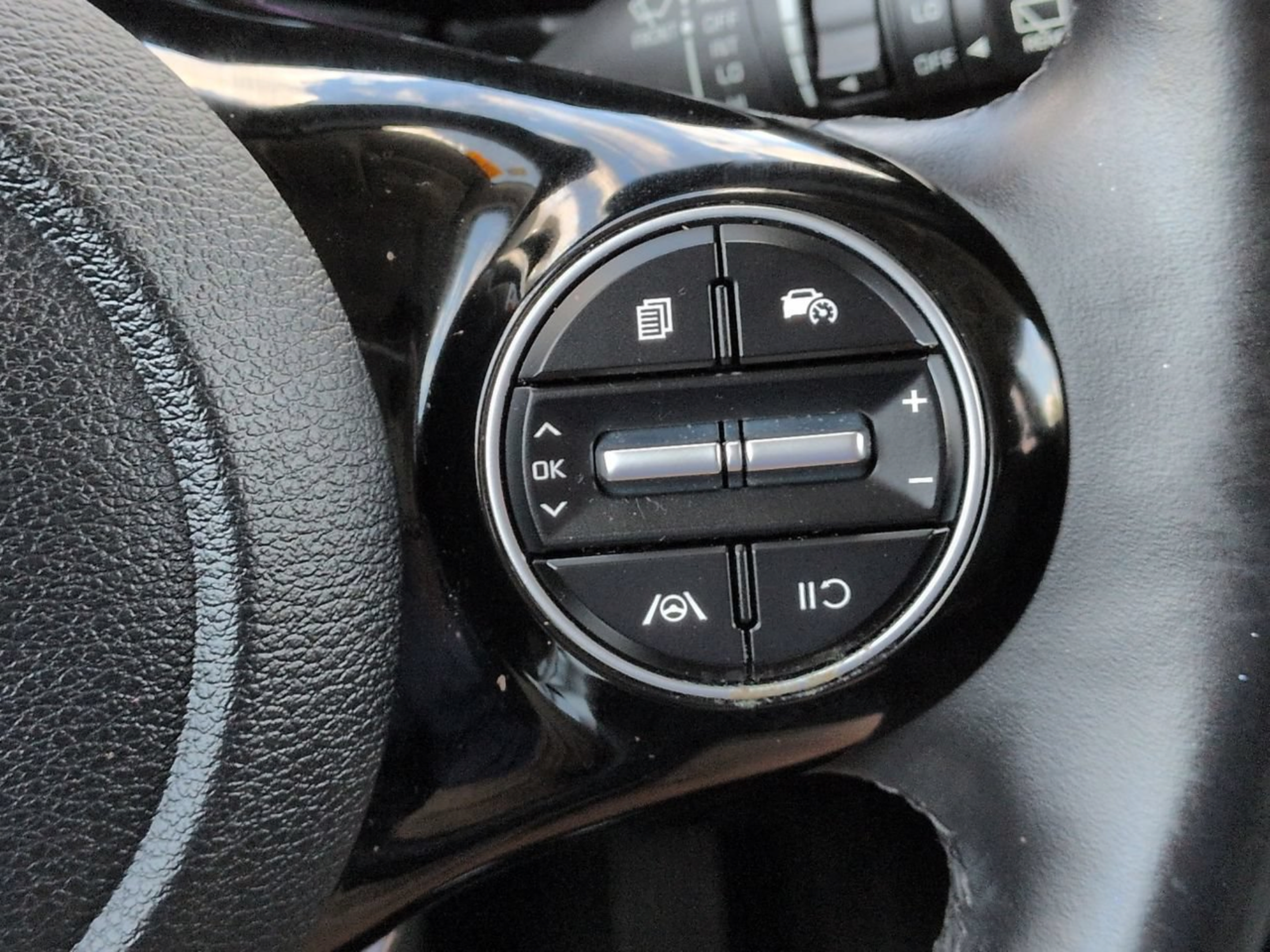 Certified 2023 Kia Soul EX FWD image 32
