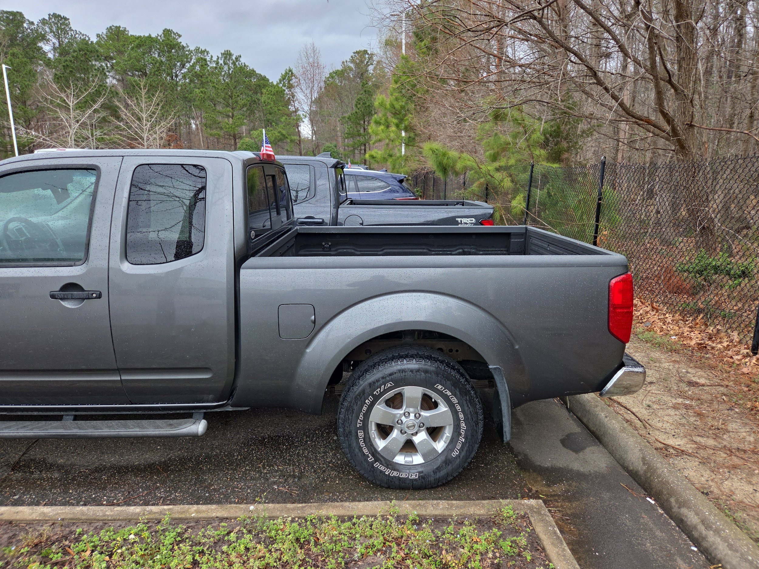 Used 2009 Nissan Frontier SE w/ SE Value Truck Pkg AWD/4WD image 6