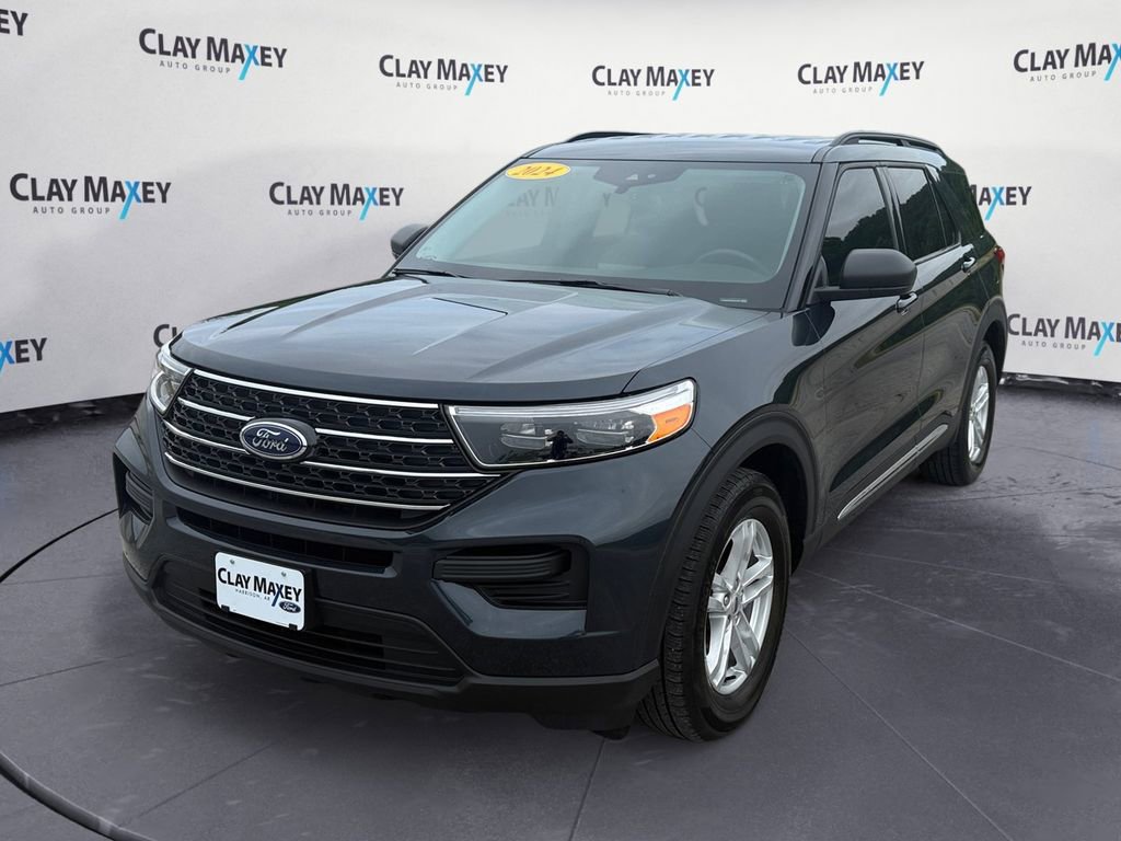 Used 2024 Ford Explorer XLT RWD image 1