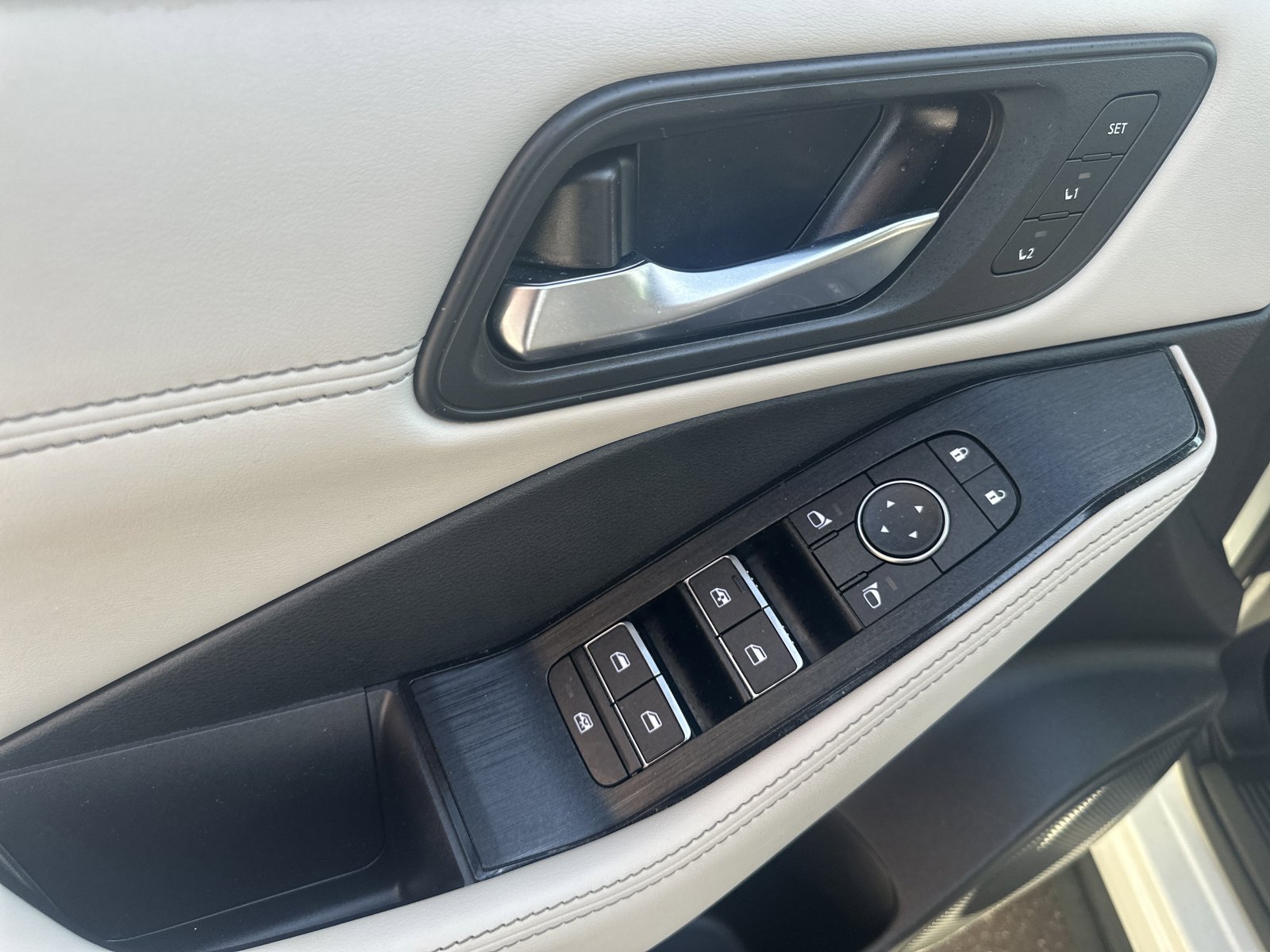 Used 2023 Nissan Rogue SL AWD/4WD image 9