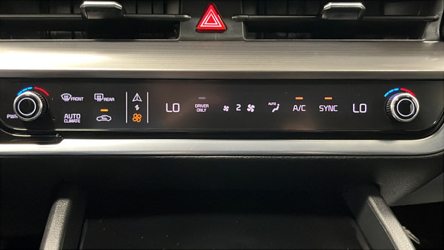 Used 2023 Kia Sportage EX AWD/4WD image 16