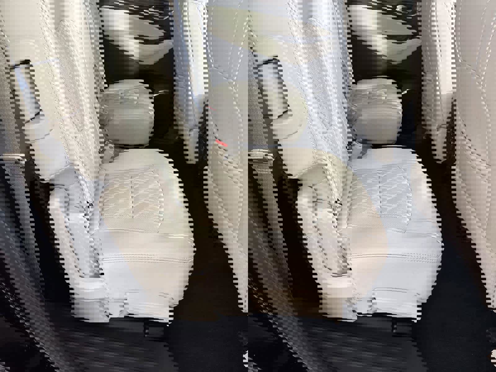 Used 2022 Buick Enclave Avenir w/ Avenir Technology Package image 15