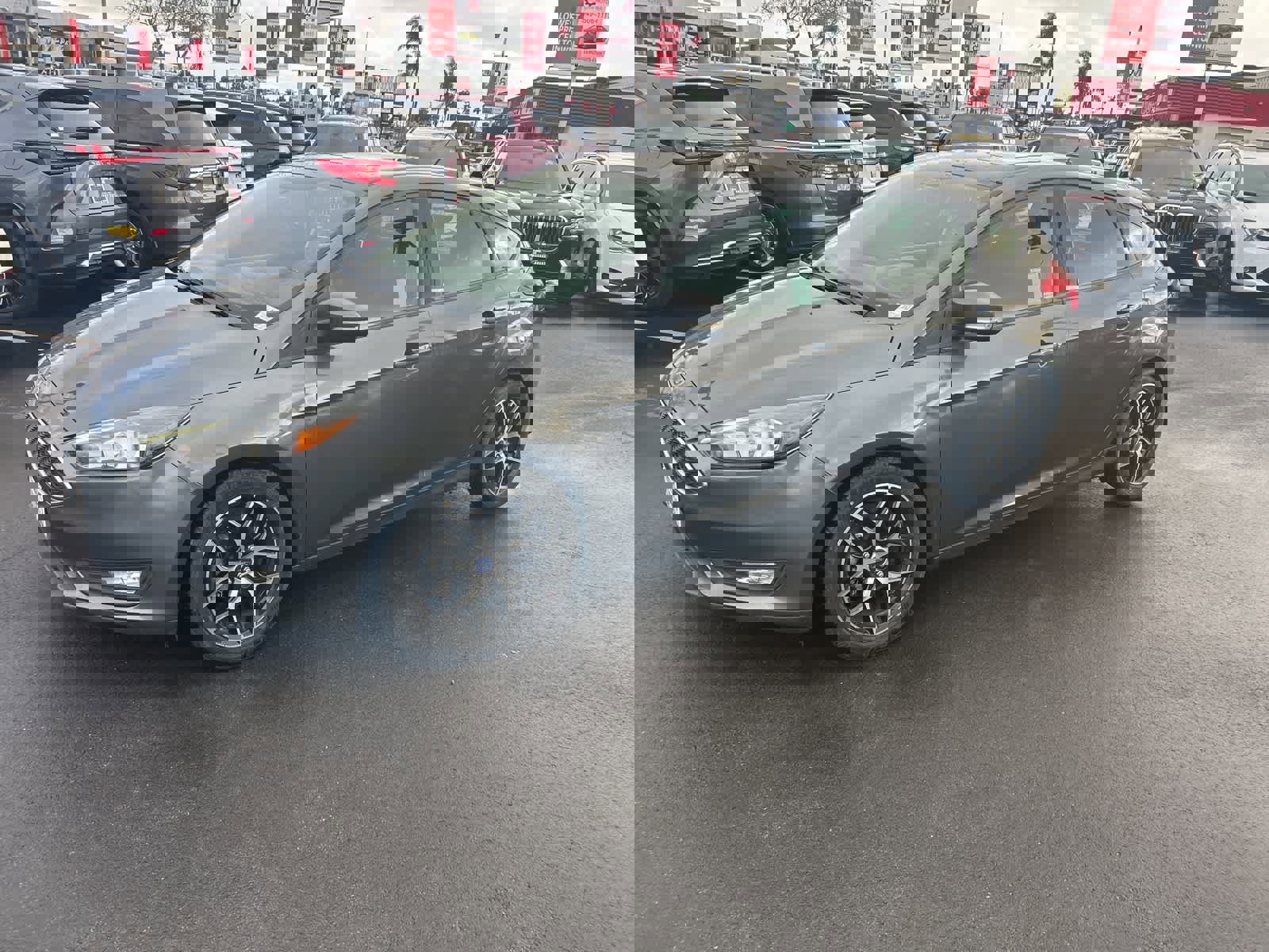 Used 2018 Ford Focus SEL image 3