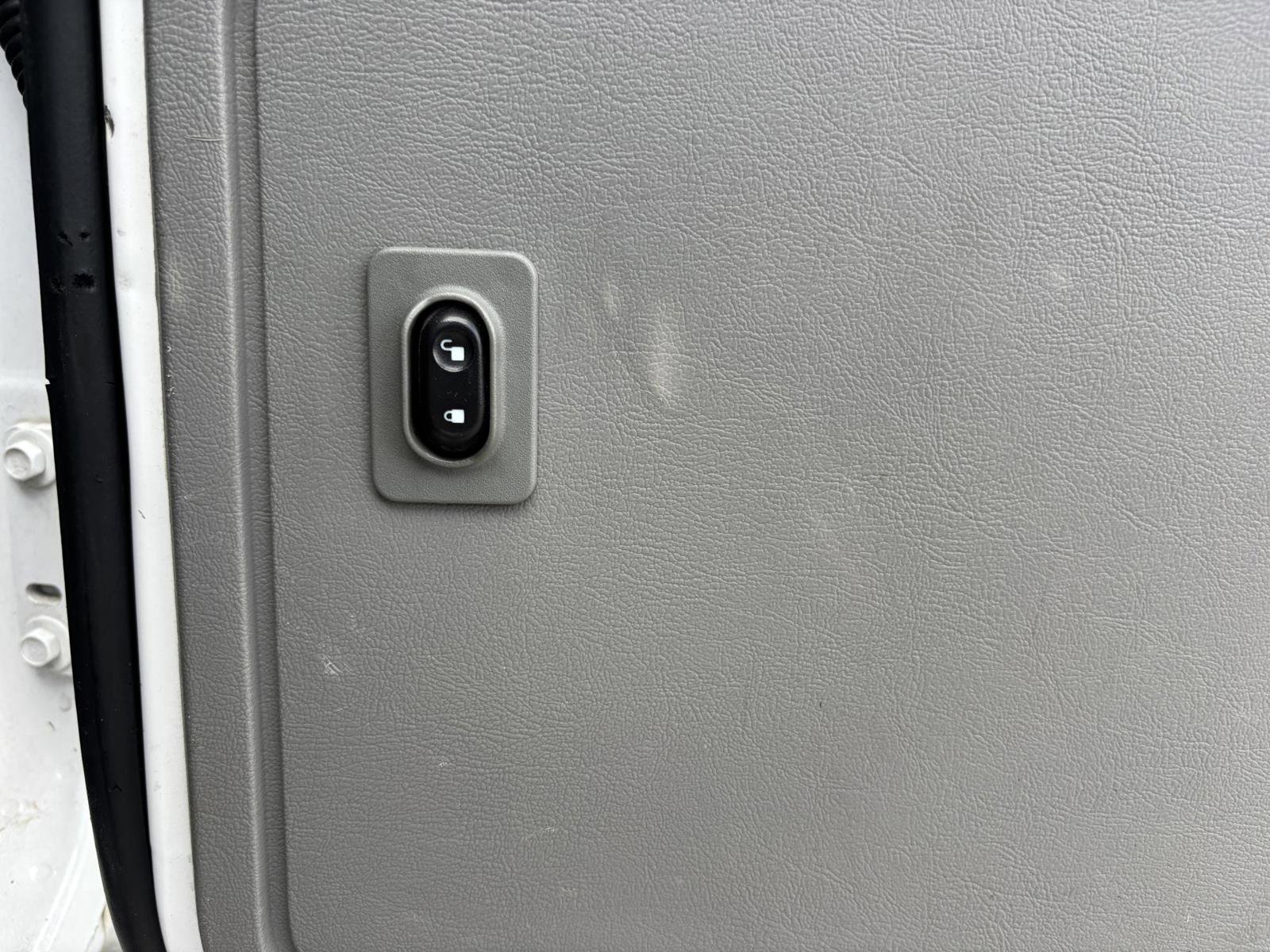 Used 2010 Ford E-350 and Econoline 350 XL image 27