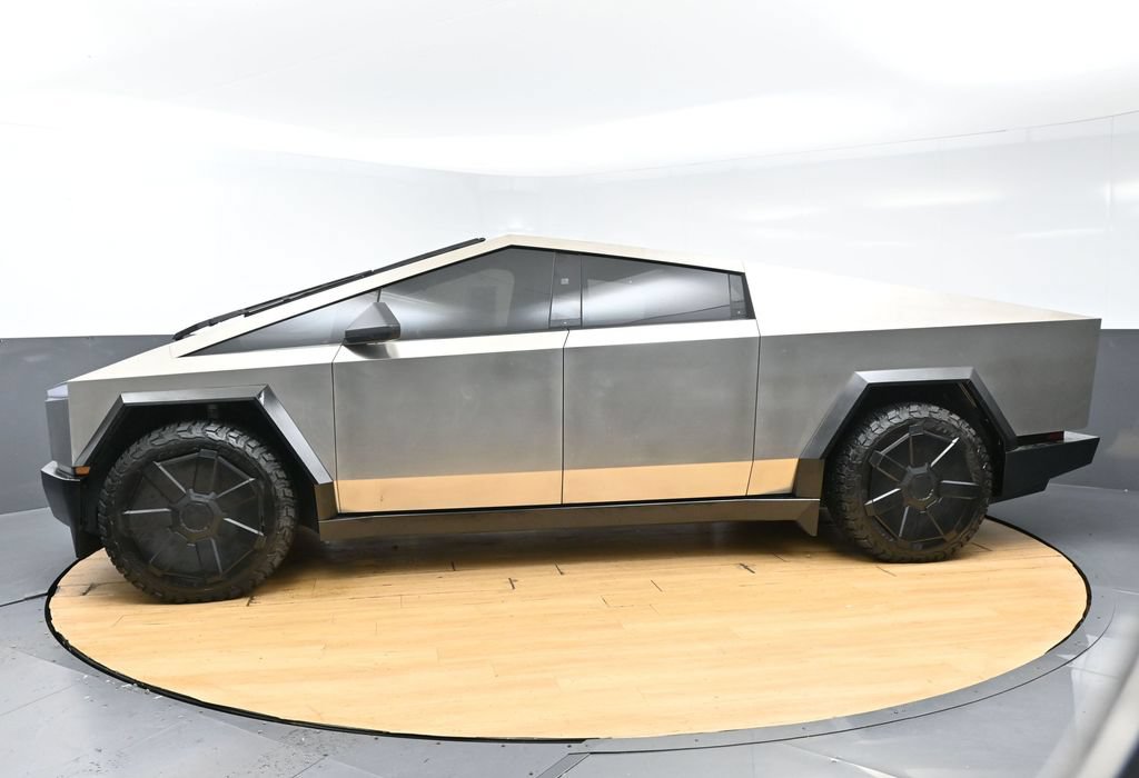 Used 2024 Tesla Cybertruck AWD Crew Cab image 5