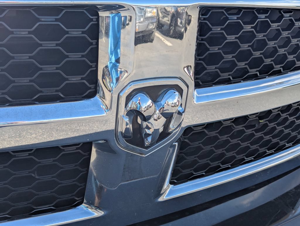 Used 2017 RAM 1500 Classic SLT AWD/4WD image 12