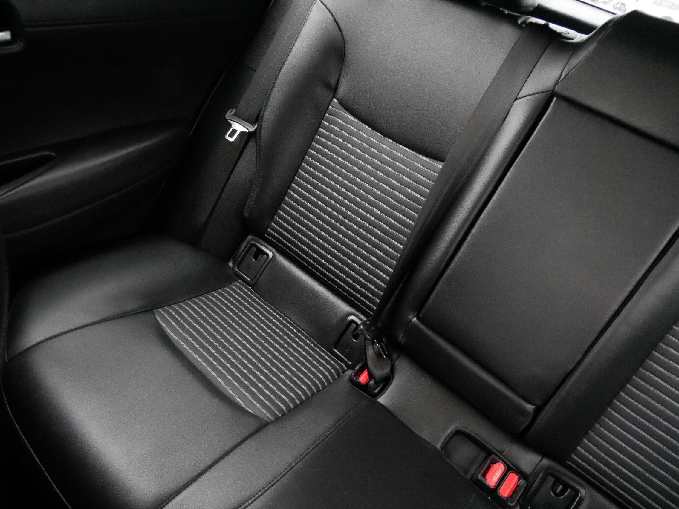 Used 2024 Toyota Corolla Cross XSE w/ Convenience Package image 12