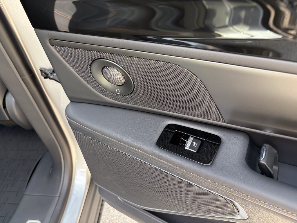New 2026 Lincoln Nautilus Reserve w/ Jet Appearance Package AWD/4WD image 29