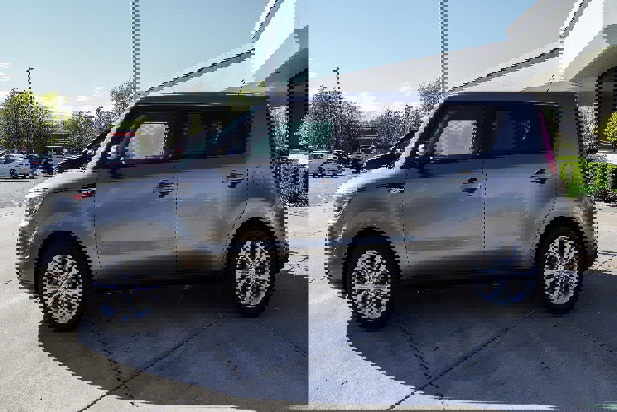 Used 2016 Kia Soul + FWD image 5