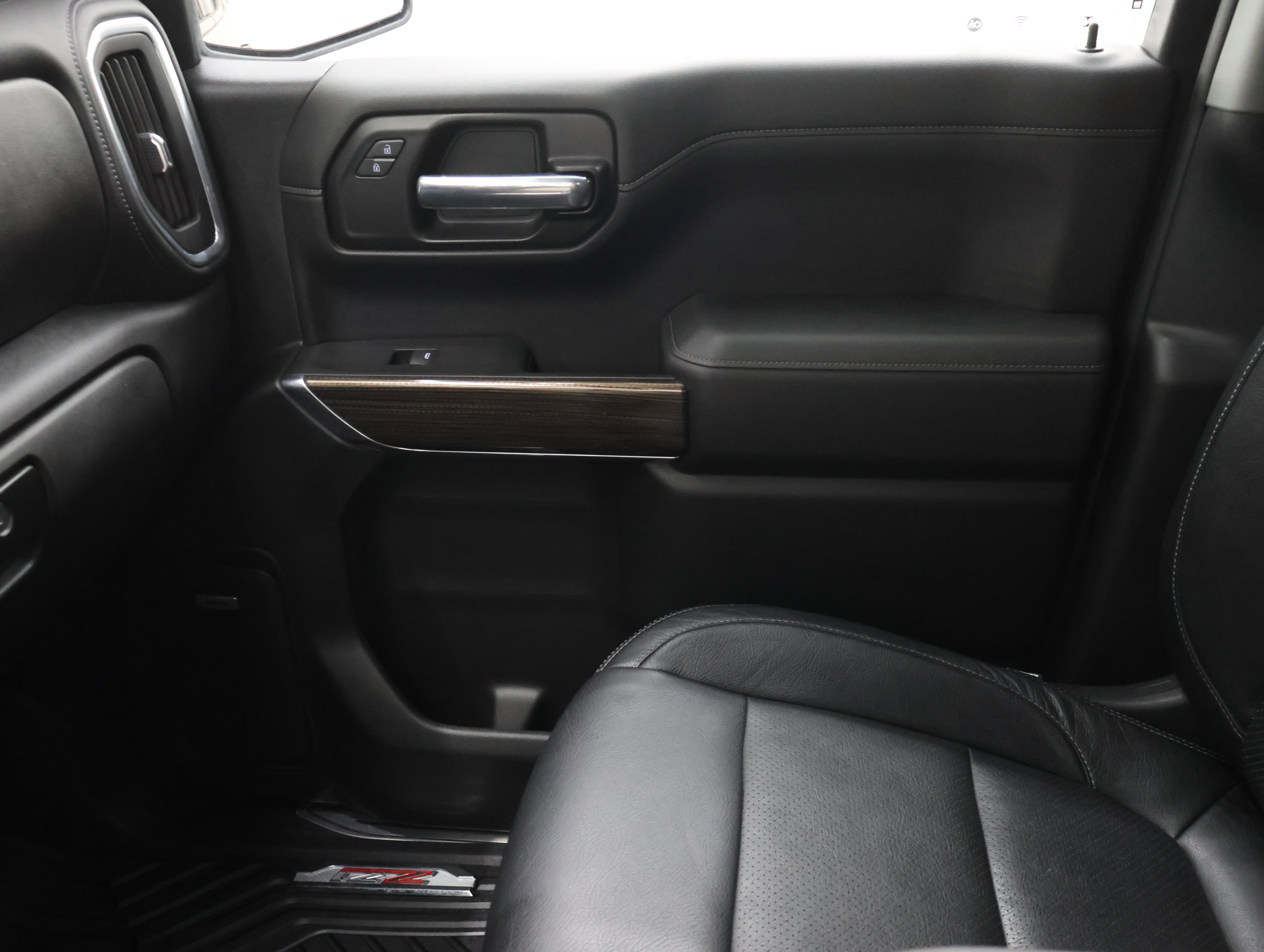 Used 2020 Chevrolet Silverado 1500 LT Trail Boss AWD/4WD image 13