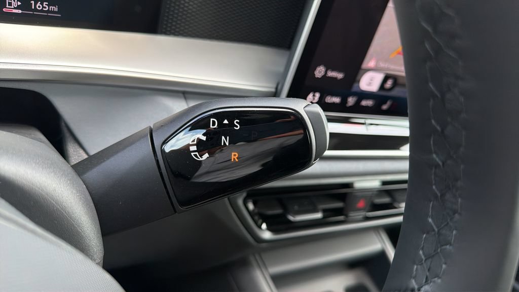 New 2026 Volkswagen Tiguan SE R-Line FWD image 14