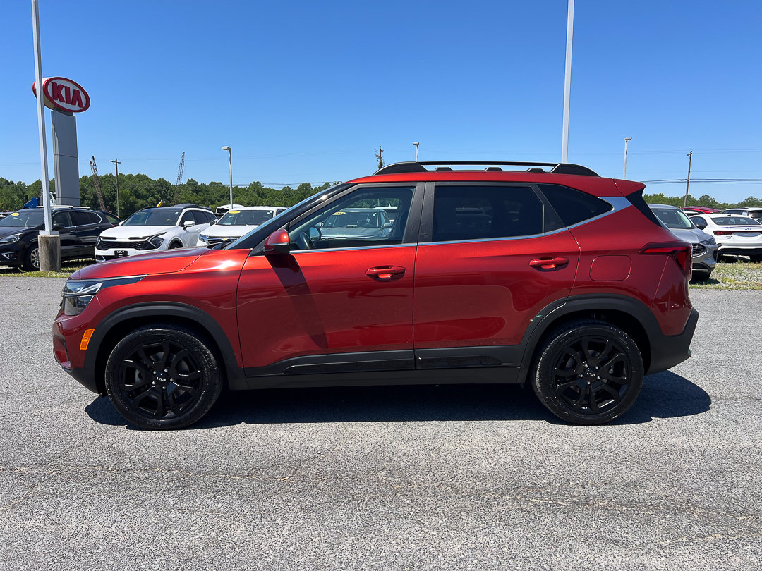 Used 2024 Kia Seltos X-Line AWD/4WD image 2