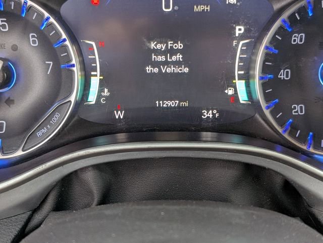 Used 2023 Chrysler Pacifica Touring image 14