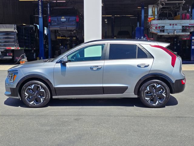 Certified 2023 Kia Niro Wave w/ Wave Preserve Package FWD image 2