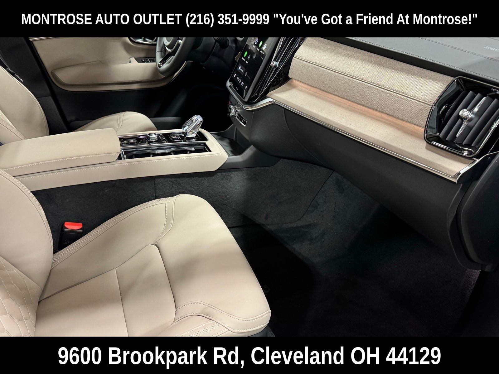 New 2026 Volvo XC90 B6 Plus w/ Protection Package Premier AWD/4WD image 45