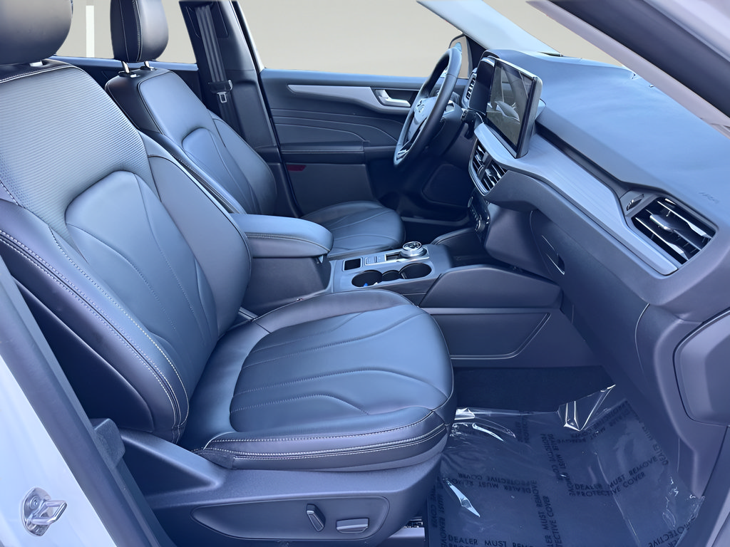 Used 2025 Ford Escape Platinum w/ Premium Technology Package FWD image 13