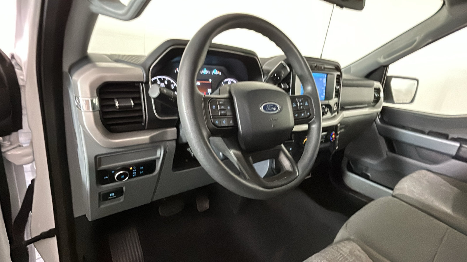 Used 2023 Ford F150 XLT w/ XTR Package AWD/4WD image 15