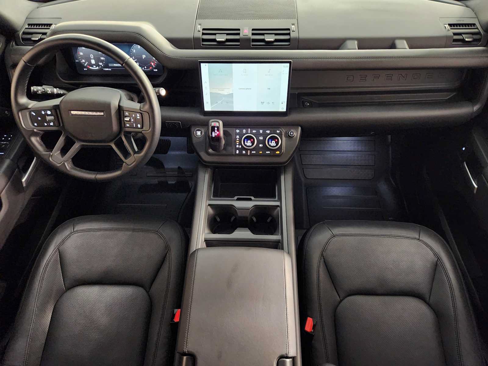 Used 2025 Land Rover Defender 130 X-Dynamic SE AWD/4WD image 6