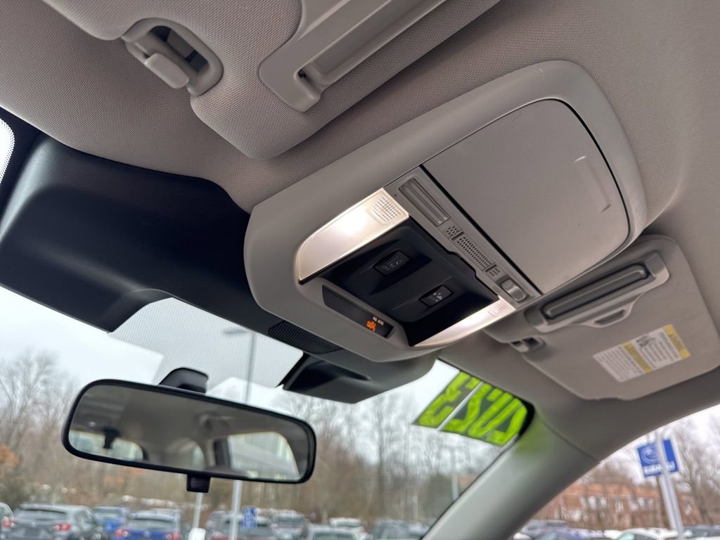 Used 2023 Subaru Forester Base image 18