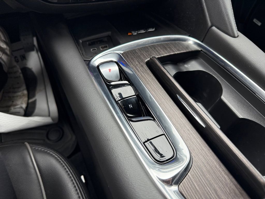 Used 2023 Buick Enclave Avenir image 21