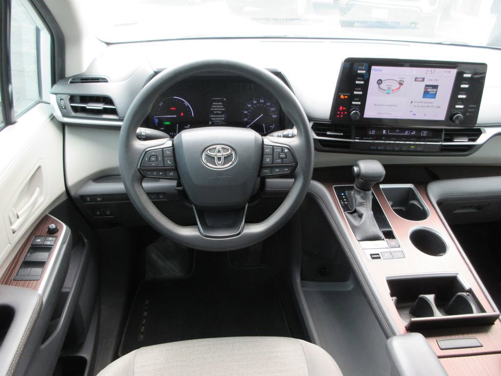Used 2022 Toyota Sienna LE FWD image 14