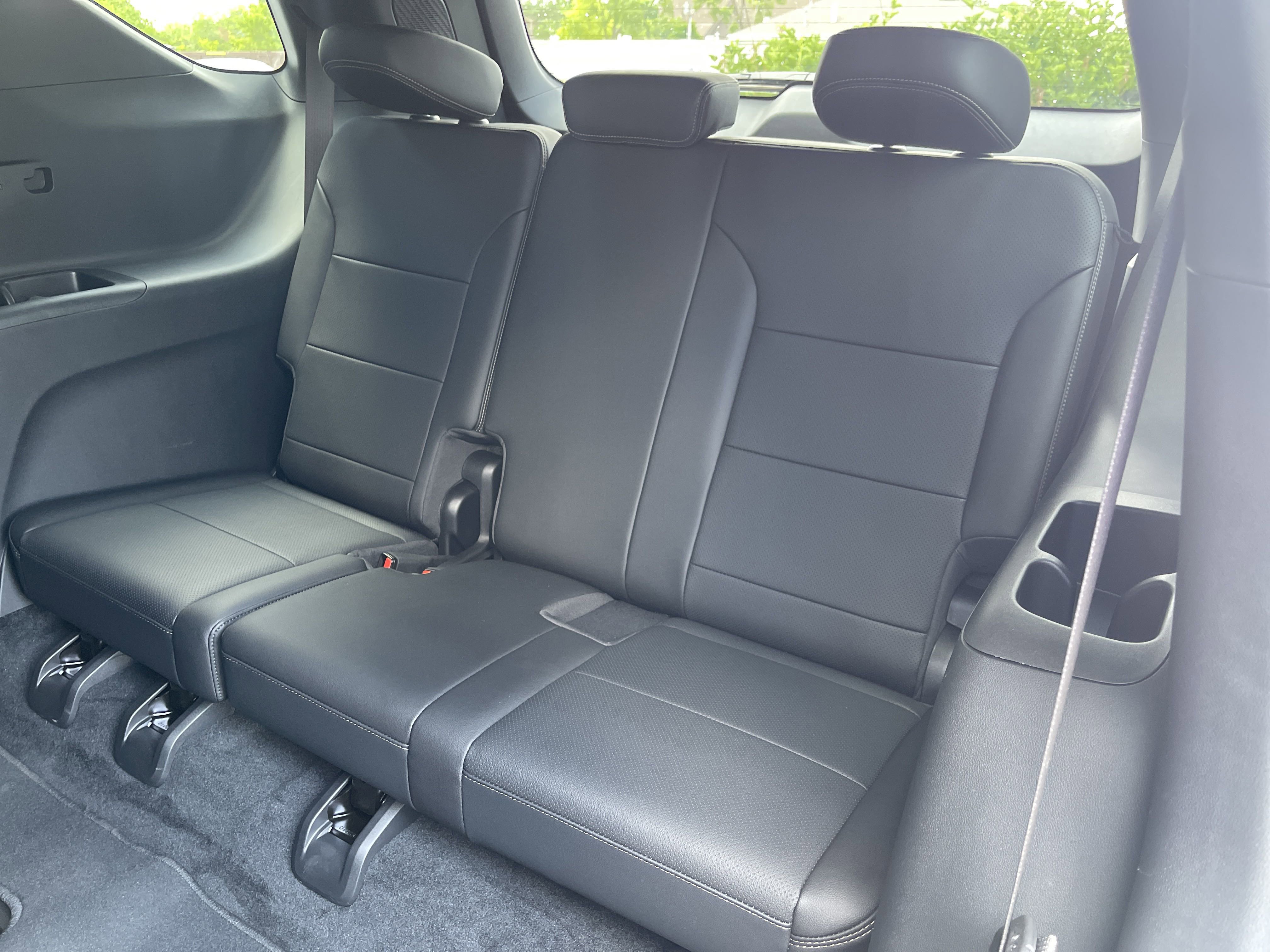 Used 2024 Chevrolet Traverse RS image 46