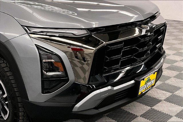 Used 2025 Chevrolet Equinox ACTIV w/ Convenience Package III FWD image 33