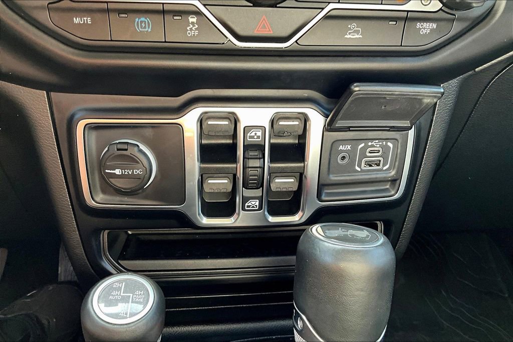 Used 2021 Jeep Wrangler Unlimited Sahara w/ Cold Weather Group image 26