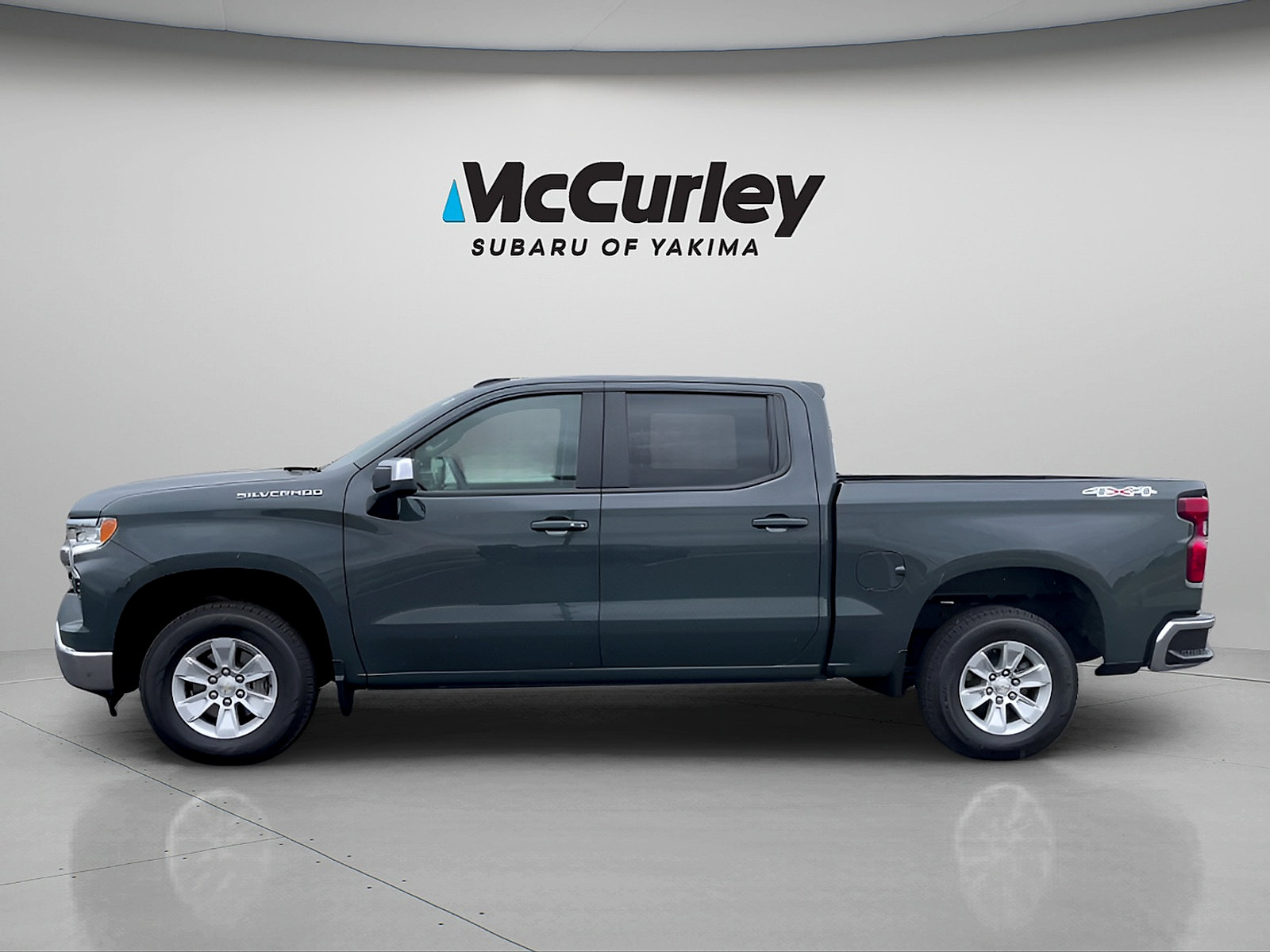 Used 2025 Chevrolet Silverado 1500 LT AWD/4WD image 2