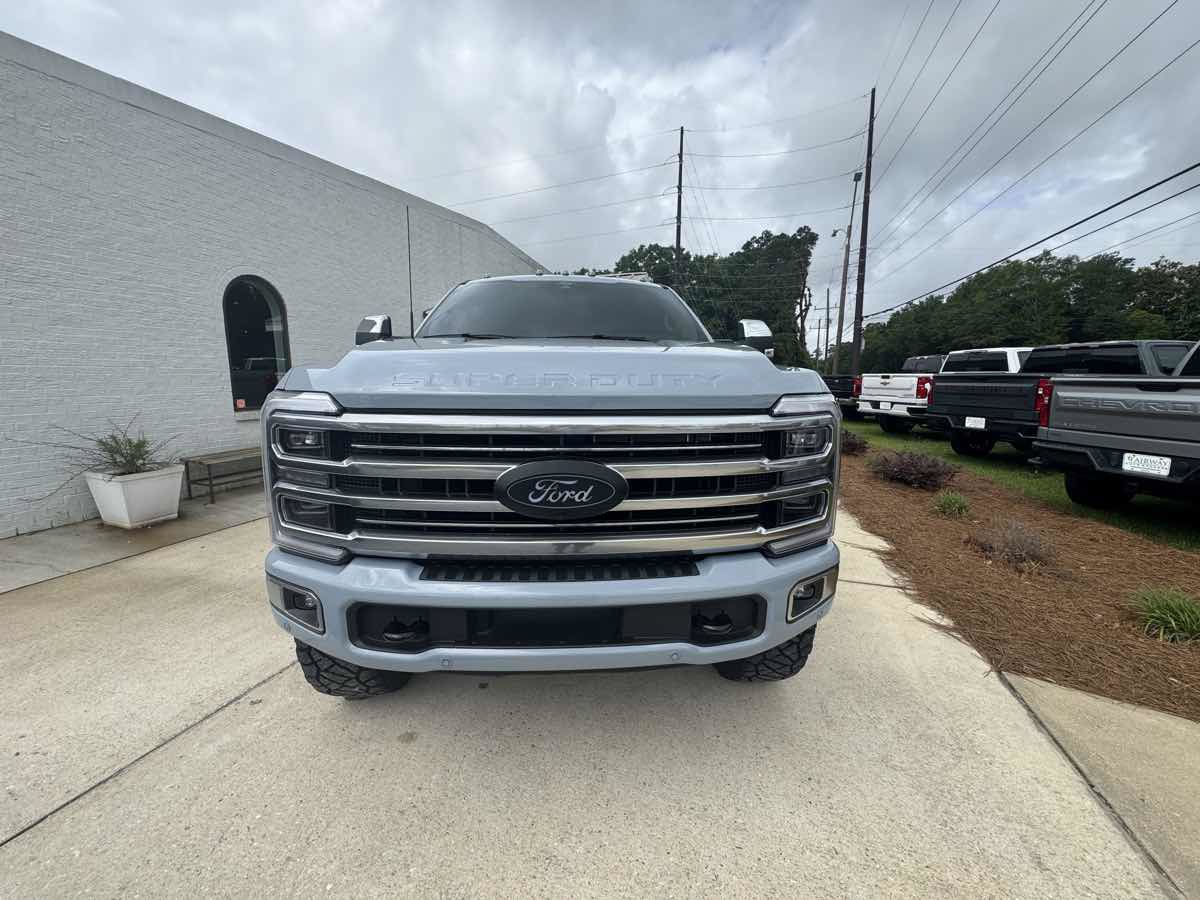Used 2026 Ford F250 Platinum w/ Platinum Plus Package AWD/4WD image 3