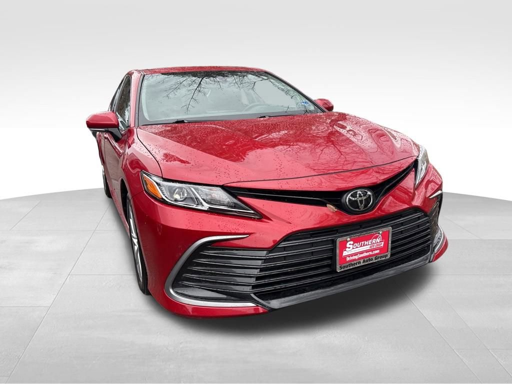 Used 2024 Toyota Camry LE image 5