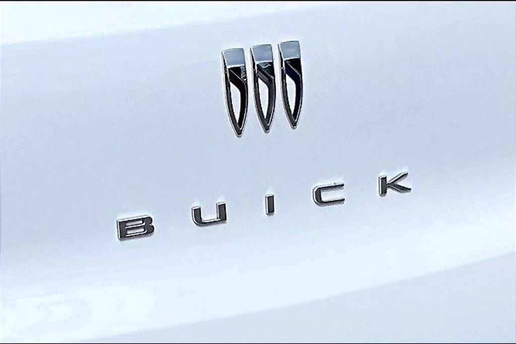 Used 2025 Buick Encore GX Sport Touring FWD image 8