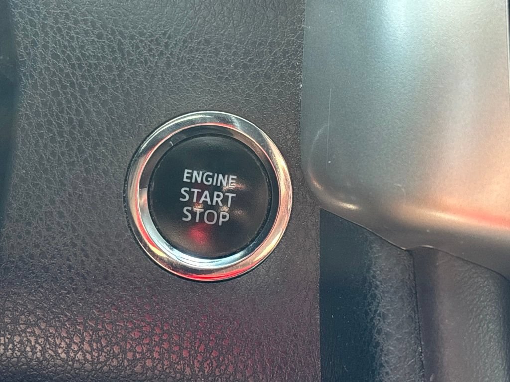 Used 2019 Toyota Highlander Limited FWD image 19