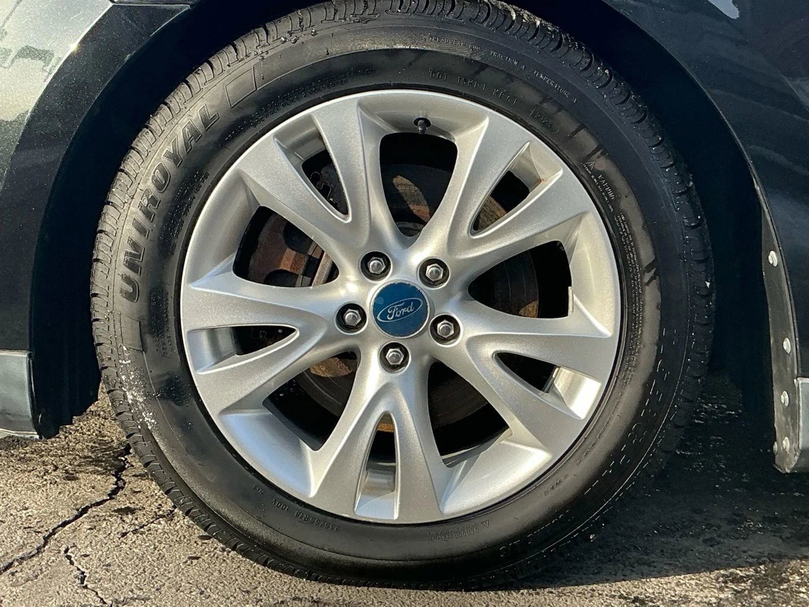 Used 2010 Ford Taurus SEL image 9