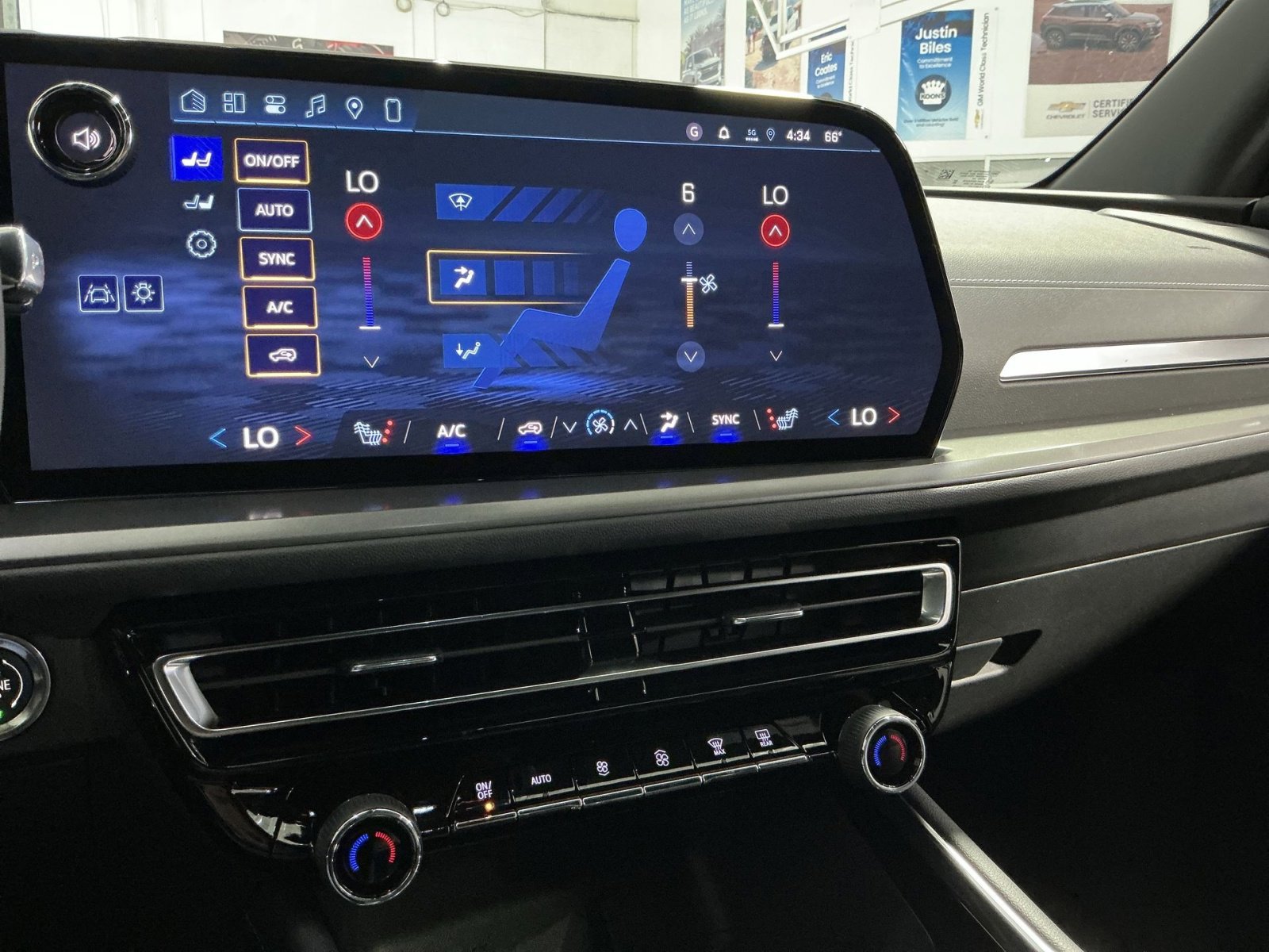 New 2026 Chevrolet Traverse LT FWD image 22