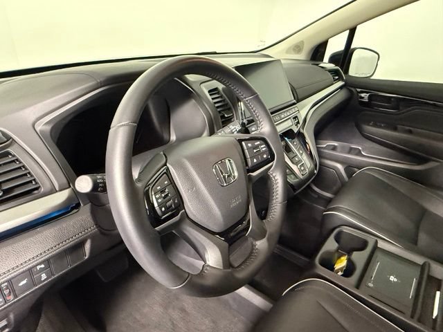 Used 2025 Honda Odyssey Touring image 16