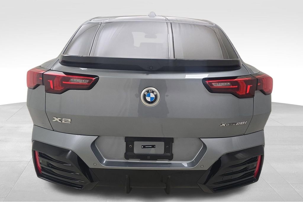 Certified 2025 BMW X2 xDrive28i image 8