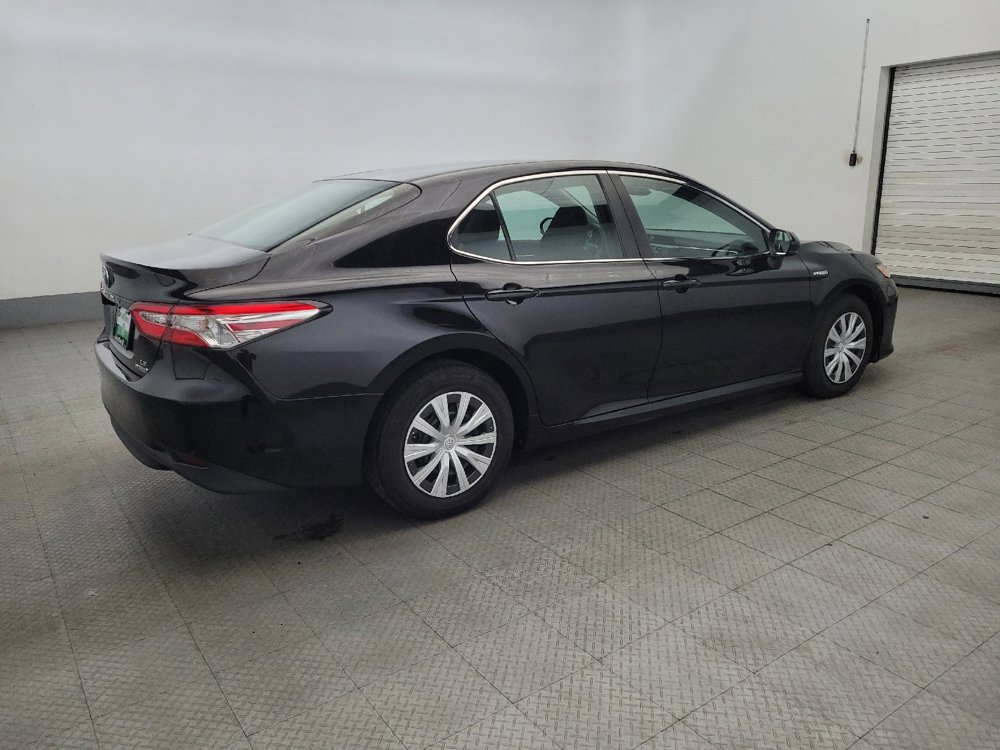 Used 2018 Toyota Camry LE image 10