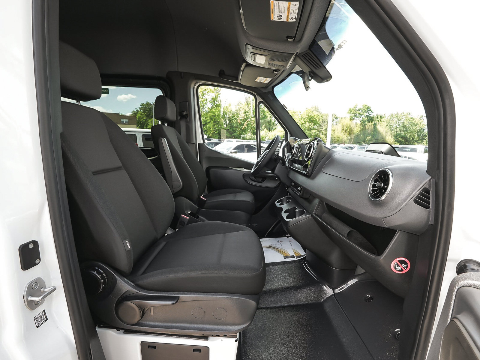 Used 2026 Mercedes-Benz Sprinter 2500 image 32