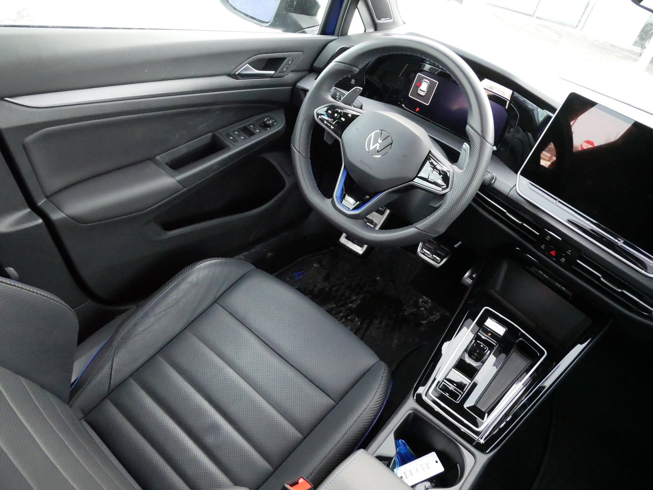 Used 2025 Volkswagen Golf image 9