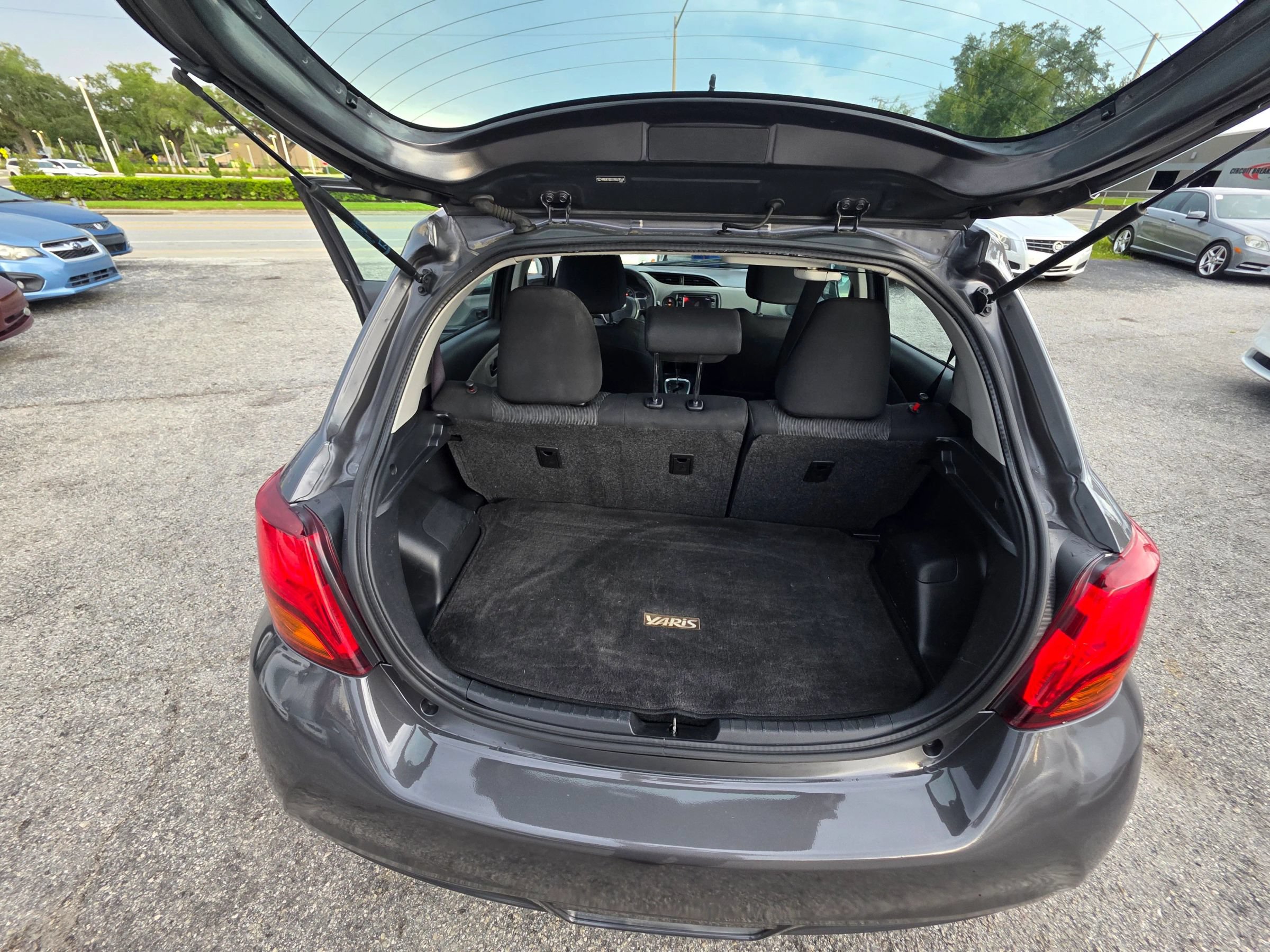 Used 2017 Toyota Yaris L FWD image 23