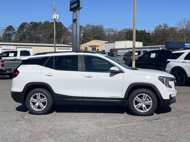Used 2024 GMC Terrain SLE w/ Driver Convenience Package AWD/4WD image 2
