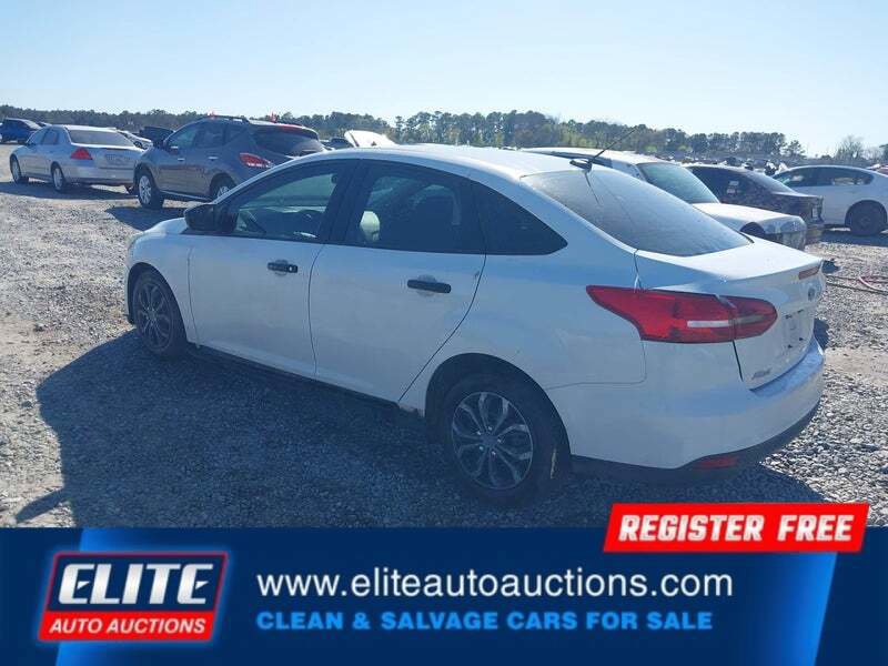 Used 2017 Ford Focus S image 5